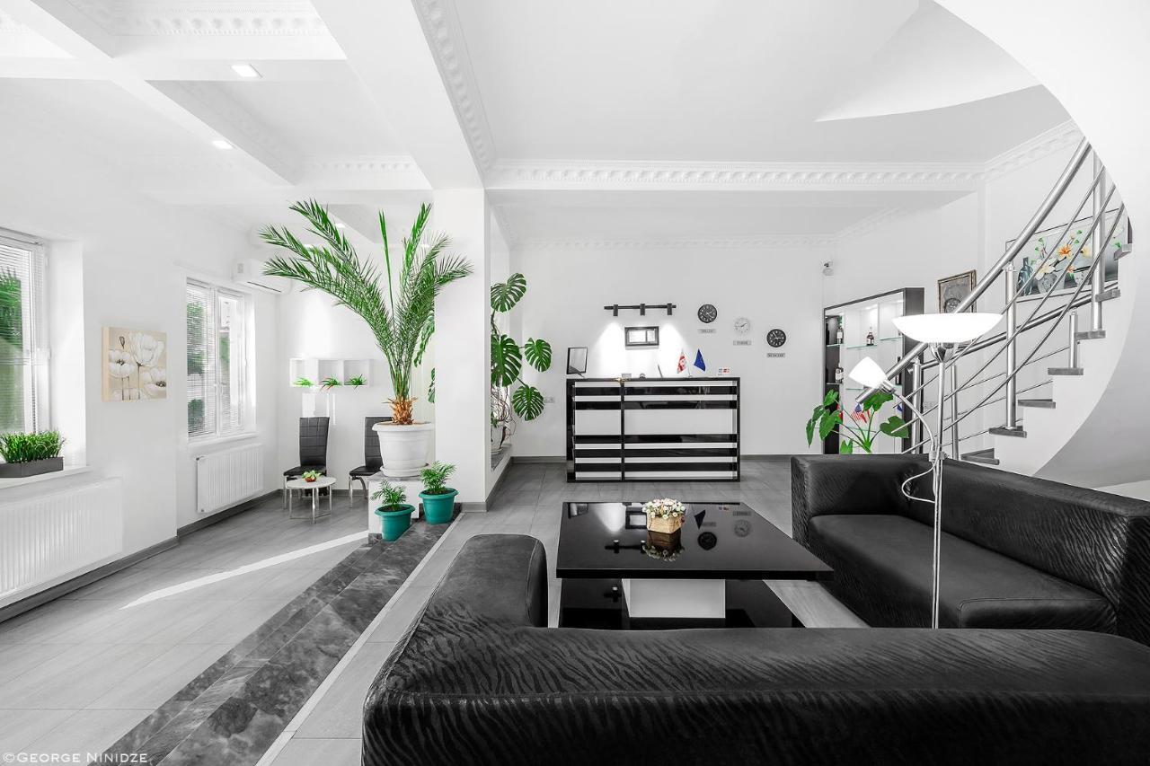 White House Hotel Tbilisi Bagian luar foto