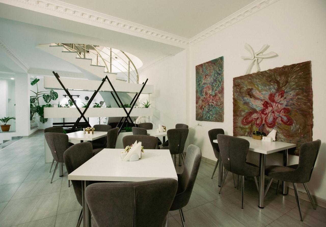 White House Hotel Tbilisi Bagian luar foto